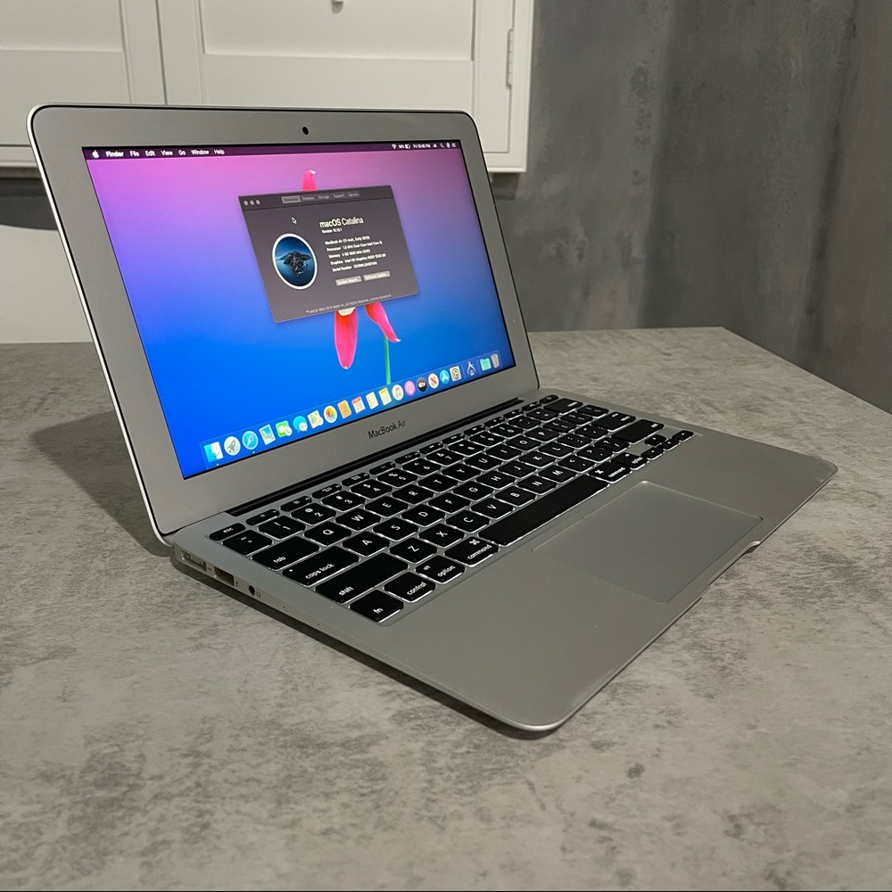 MacBook Air 2015 (i5/4/128/11.6”) + Charger